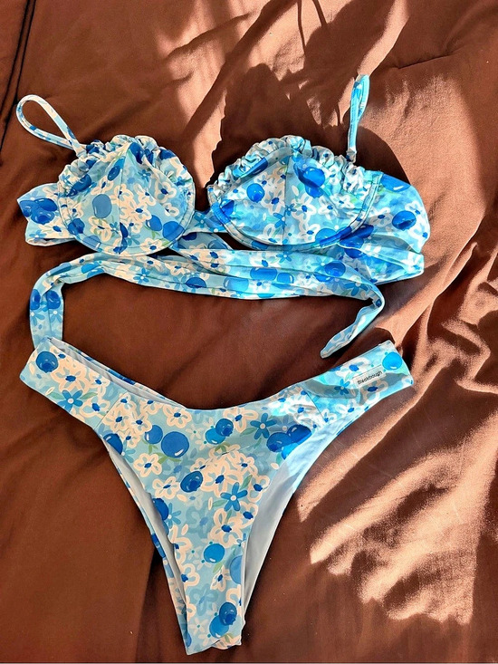 Blackbough Other - Blackbough Floral Bikini Set in Blue & White Blueberry Set